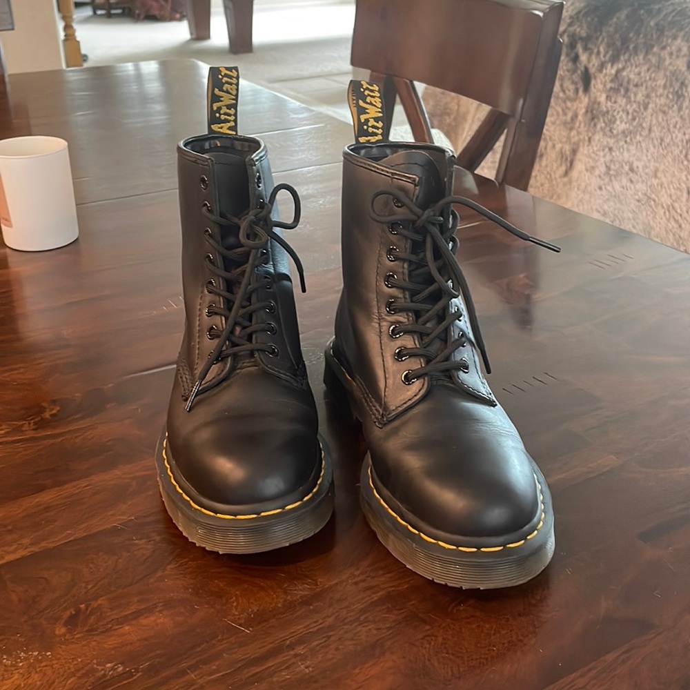 Black Dr. Marten’s size 9 Women’s/8 Men’s